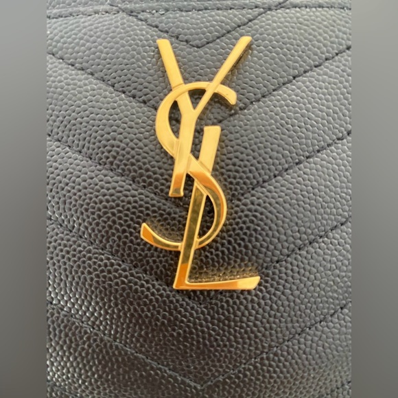 YSL Yves Saint Laurent - Picture 7 of 8